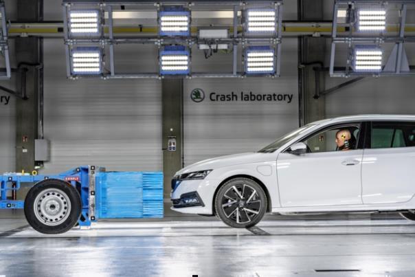 Labor erlaubt Simulation aller aktuellen Crashtest-Szenarien, einschliesslich neuester Euro NCAP-Vorgaben